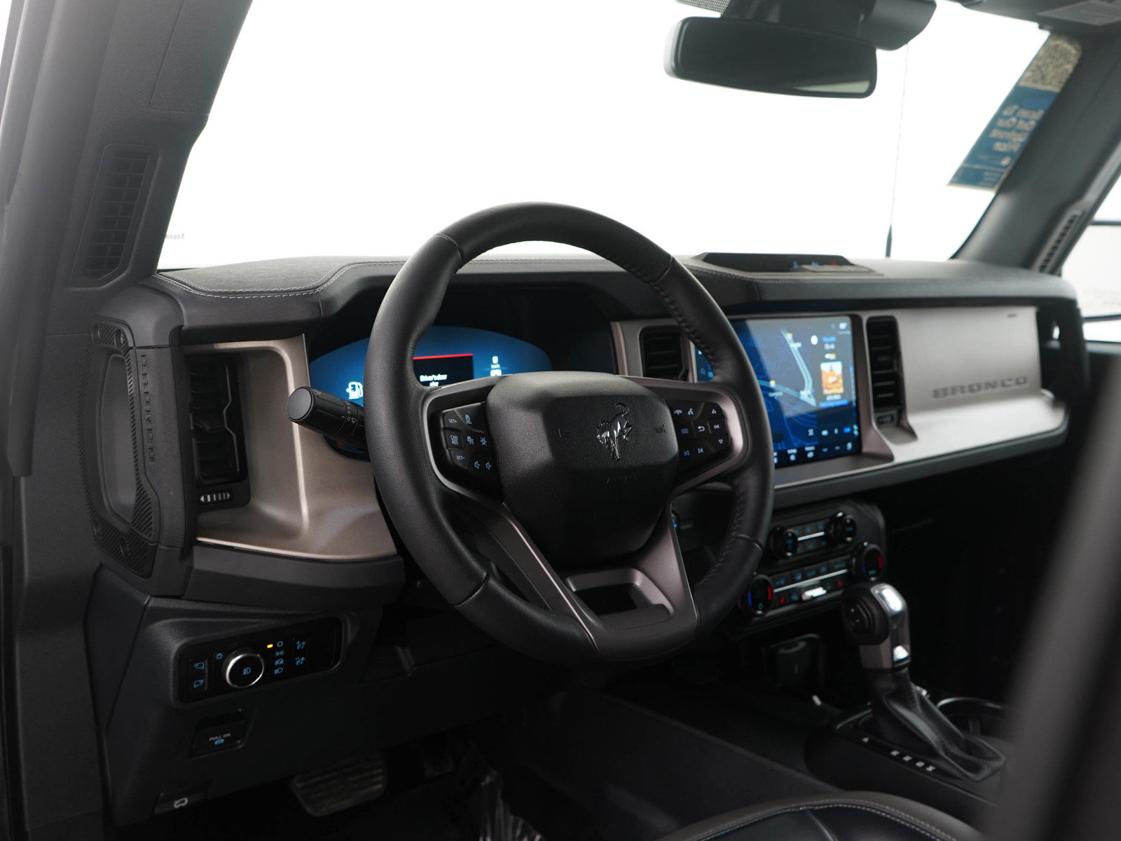 Used 2025 Ford Bronco Outer Banks image 16