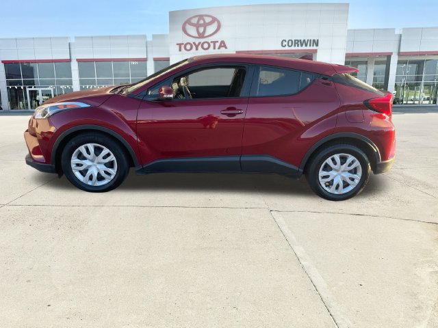 Used 2019 Toyota C-HR LE FWD image 2