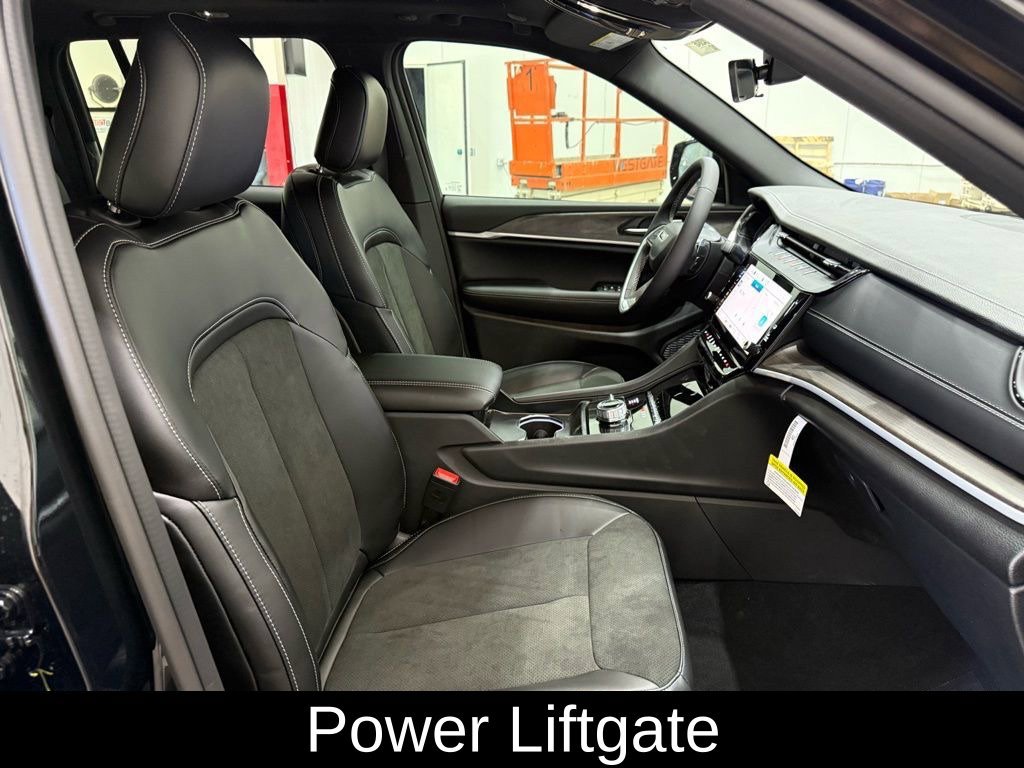 New 2026 Jeep Grand Cherokee Altitude AWD/4WD image 19