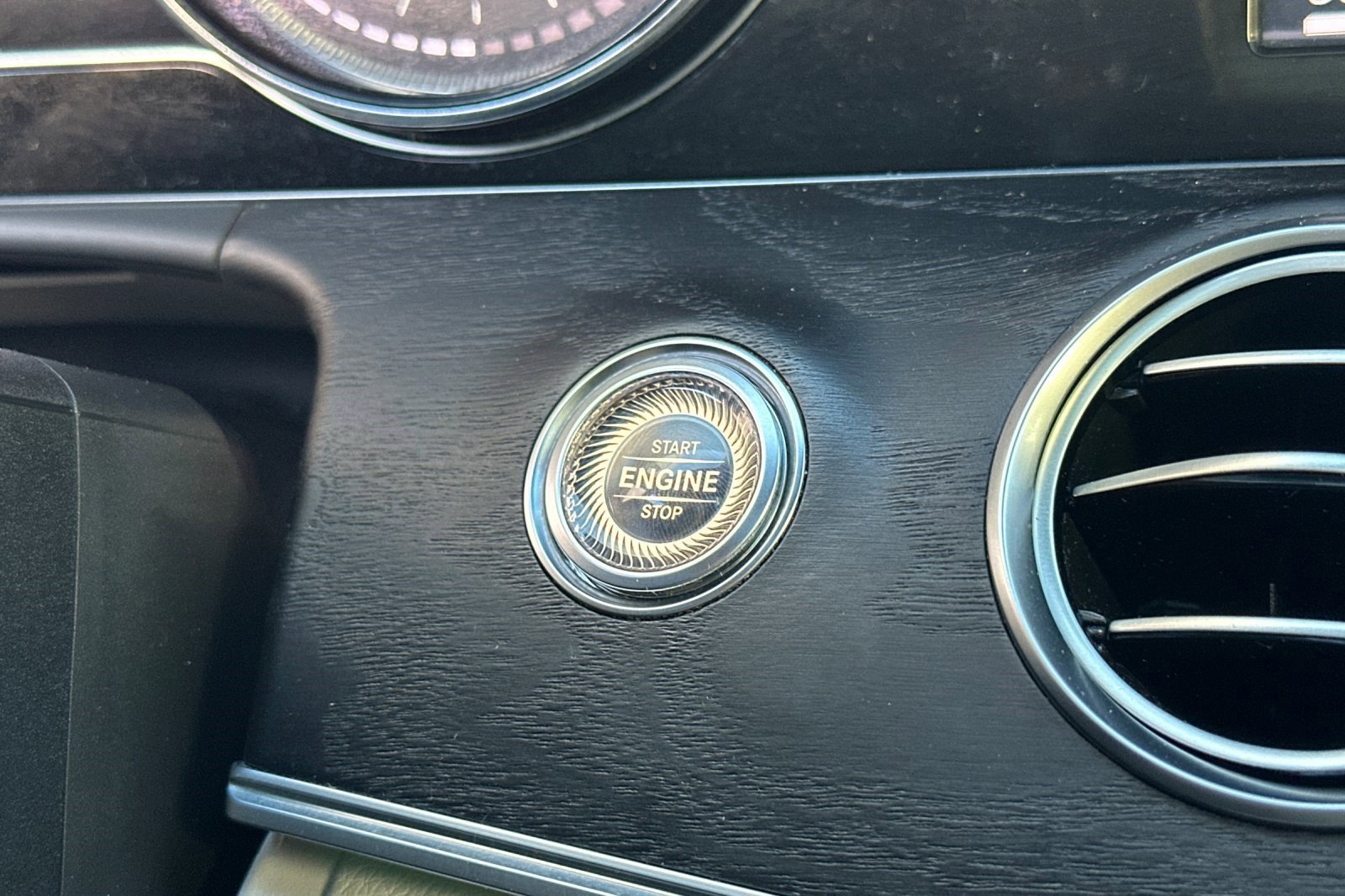 Used 2017 Mercedes-Benz E 300 4MATIC image 34