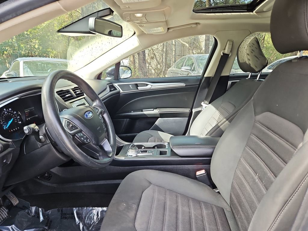 Used 2020 Ford Fusion SE image 24