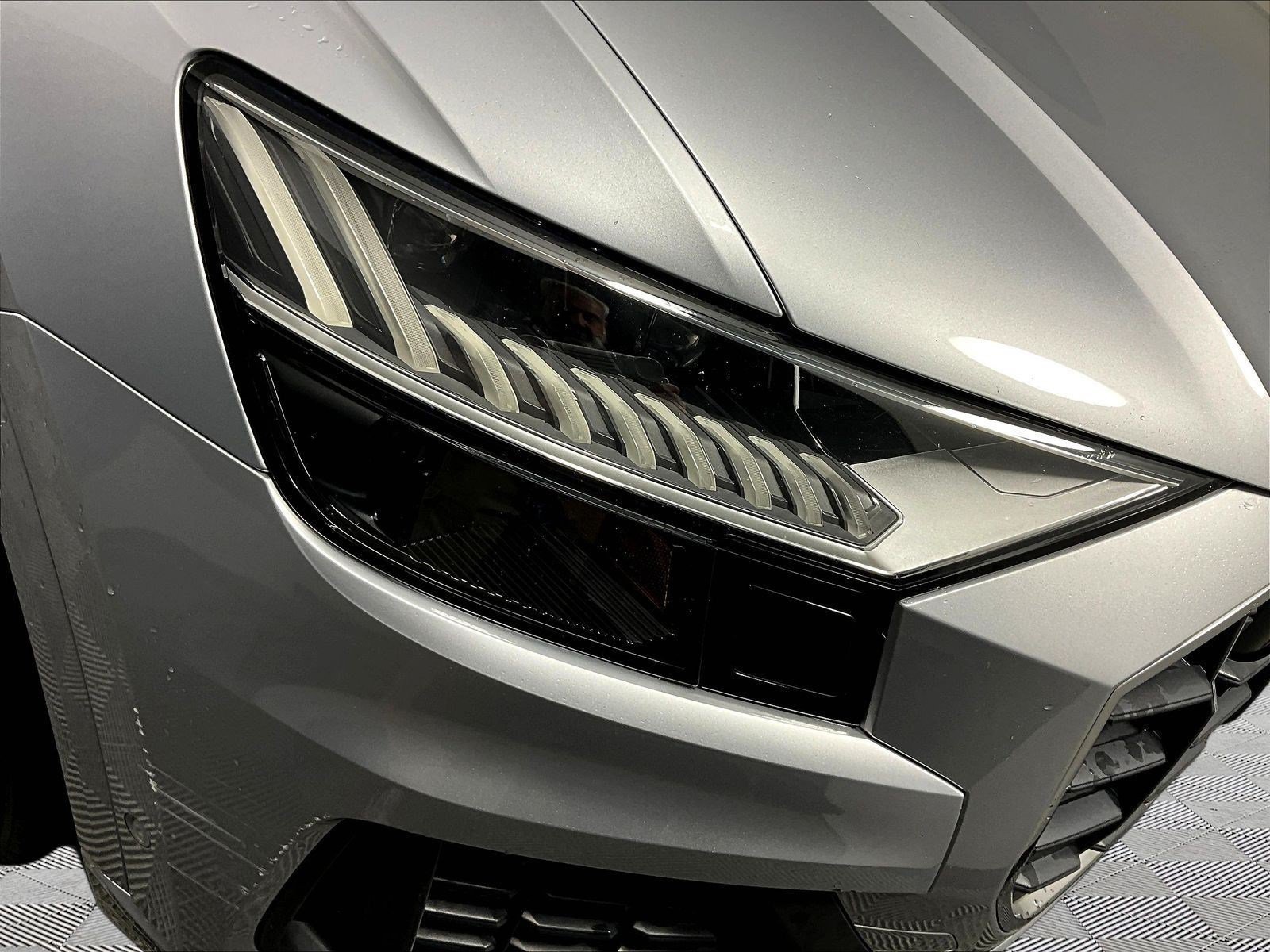 Used 2019 Audi Q8 Prestige w/ Cold Weather Package AWD/4WD image 32