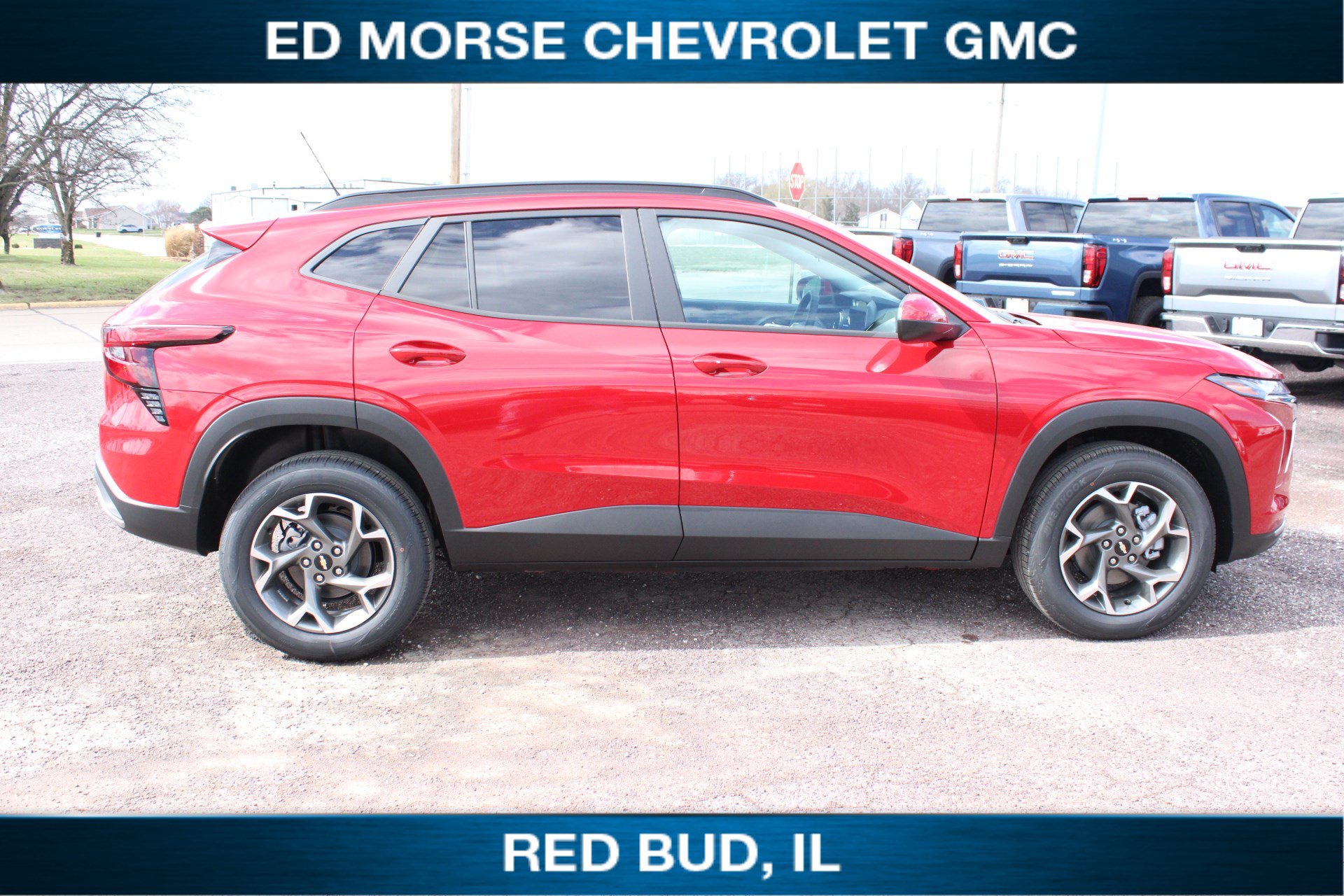 New 2026 Chevrolet Trax LT w/ Driver Confidence Package FWD image 2
