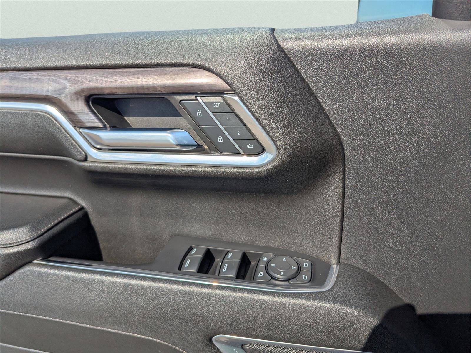 Used 2024 Chevrolet Silverado 1500 LTZ w/ LTZ Convenience Package II image 23