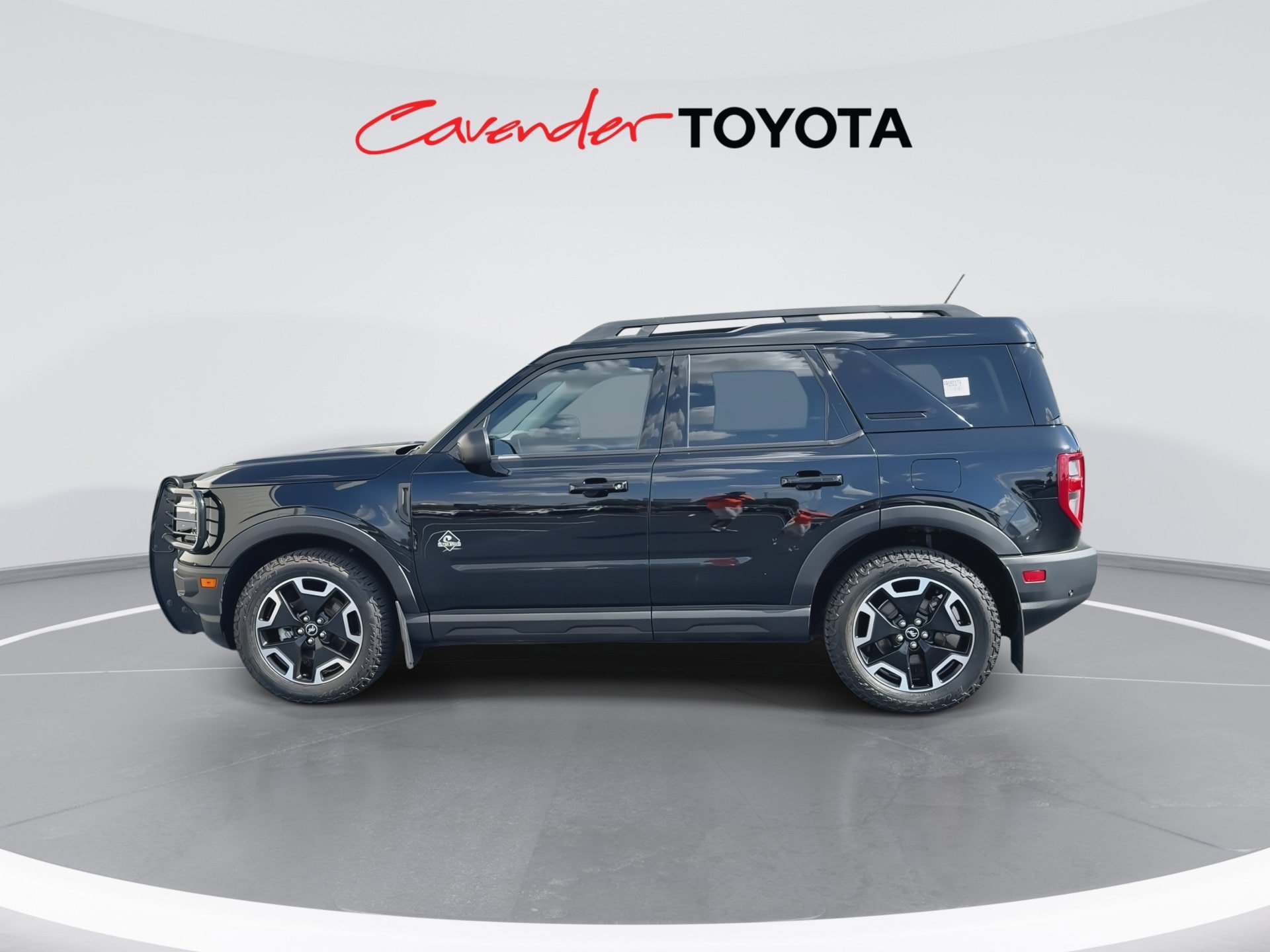 Used 2023 Ford Bronco Sport Outer Banks w/ Tech Package AWD/4WD image 5