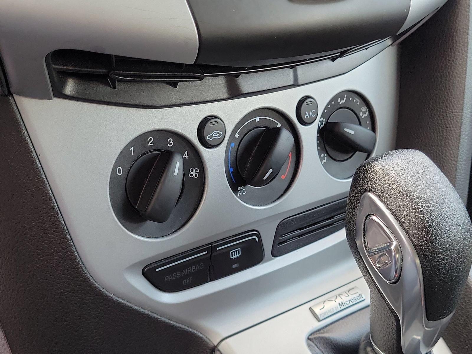 Used 2013 Ford Focus SE FWD image 27