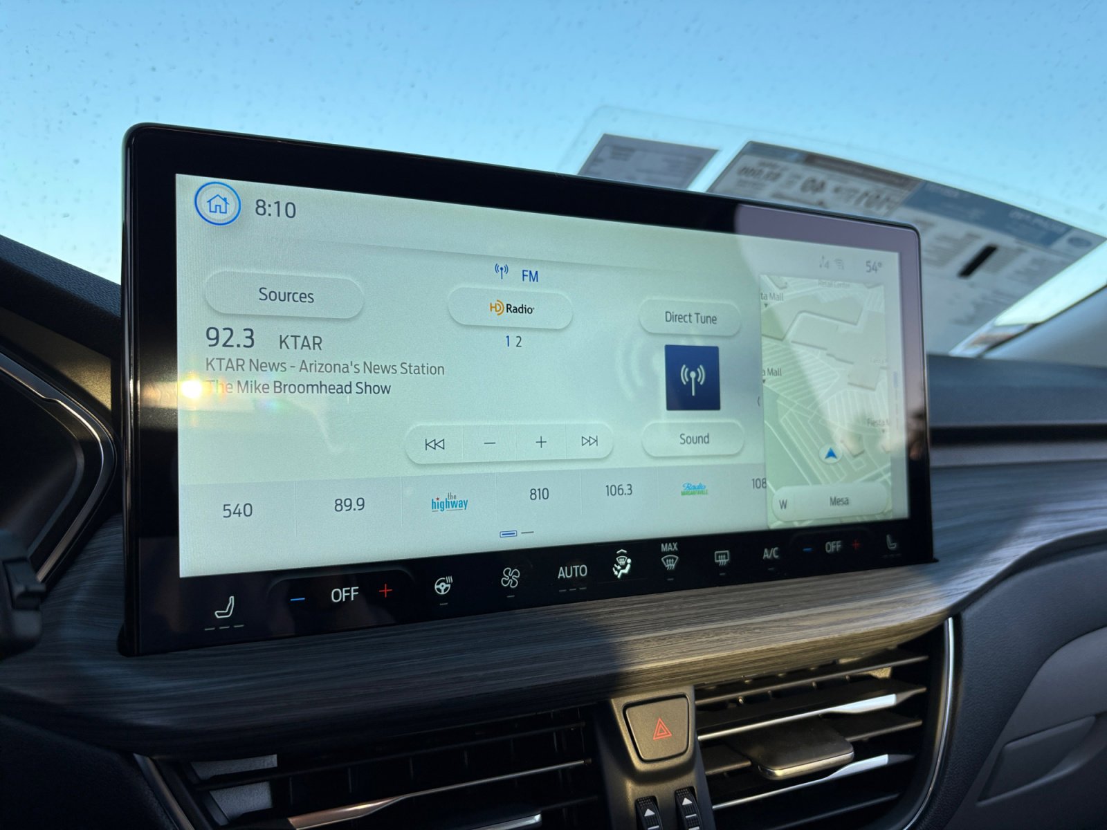 New 2026 Ford Escape SE w/ PHEV Premium Package FWD image 12