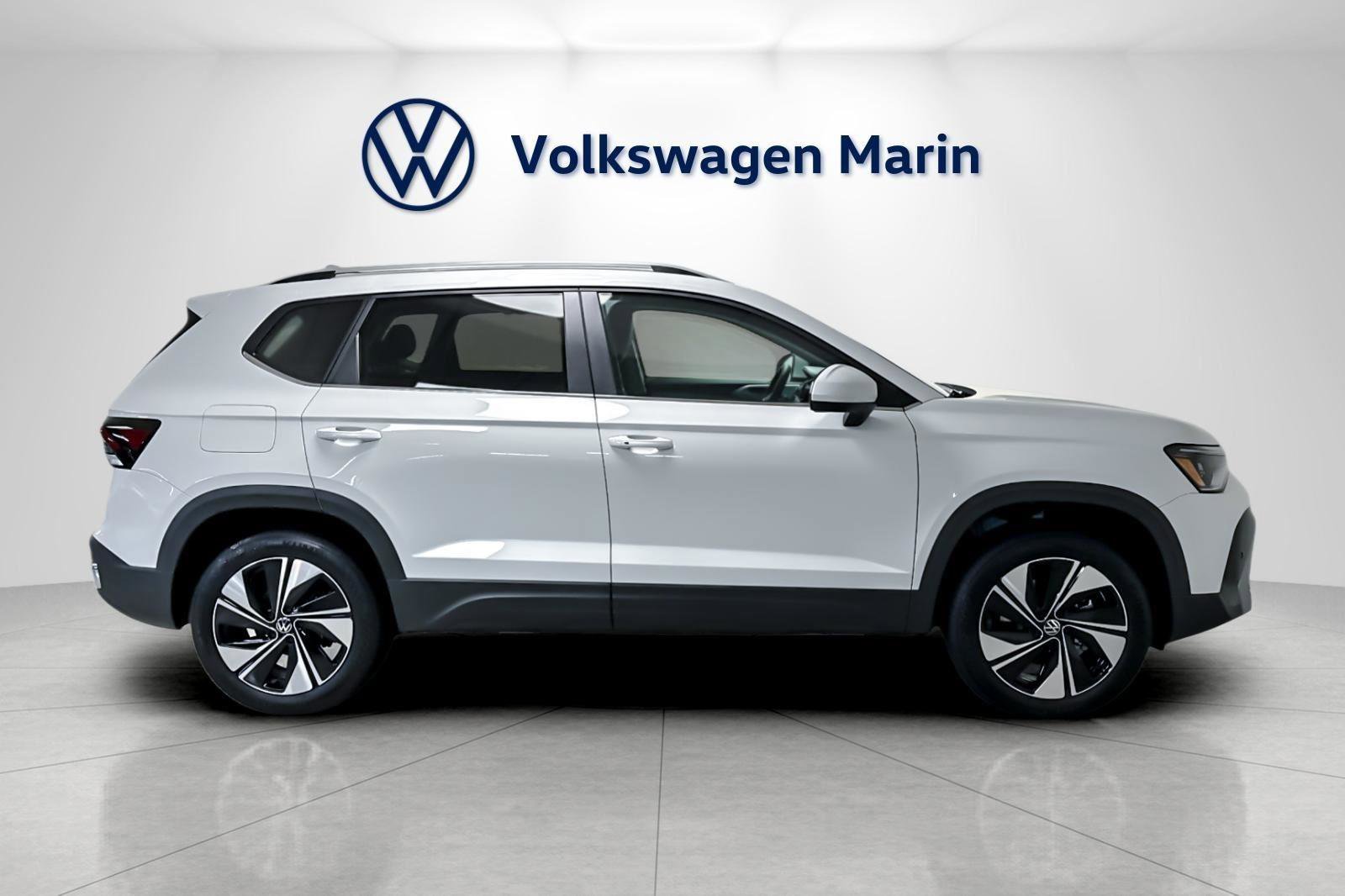 New 2026 Volkswagen Taos SE image 6