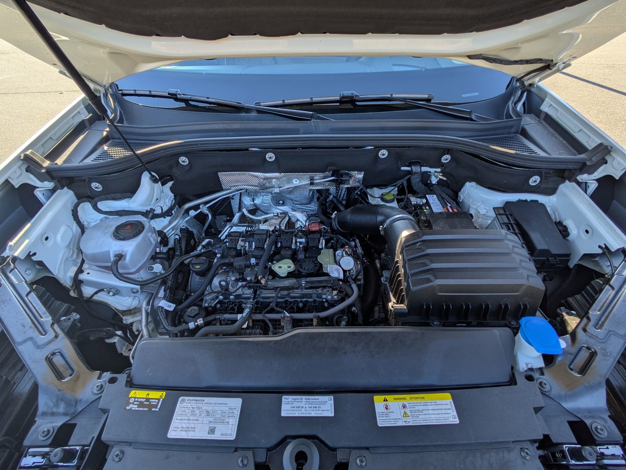 Used 2024 Volkswagen Atlas SEL Premium R-Line image 31