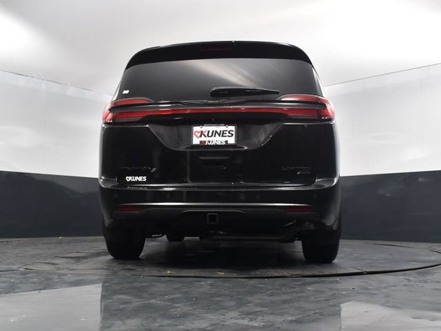 New 2026 Chrysler Pacifica Limited w/ S Appearance Package AWD/4WD image 49
