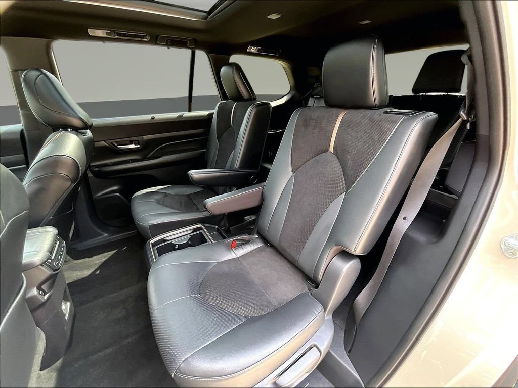 Used 2024 Toyota Grand Highlander AWD Hybrid image 26