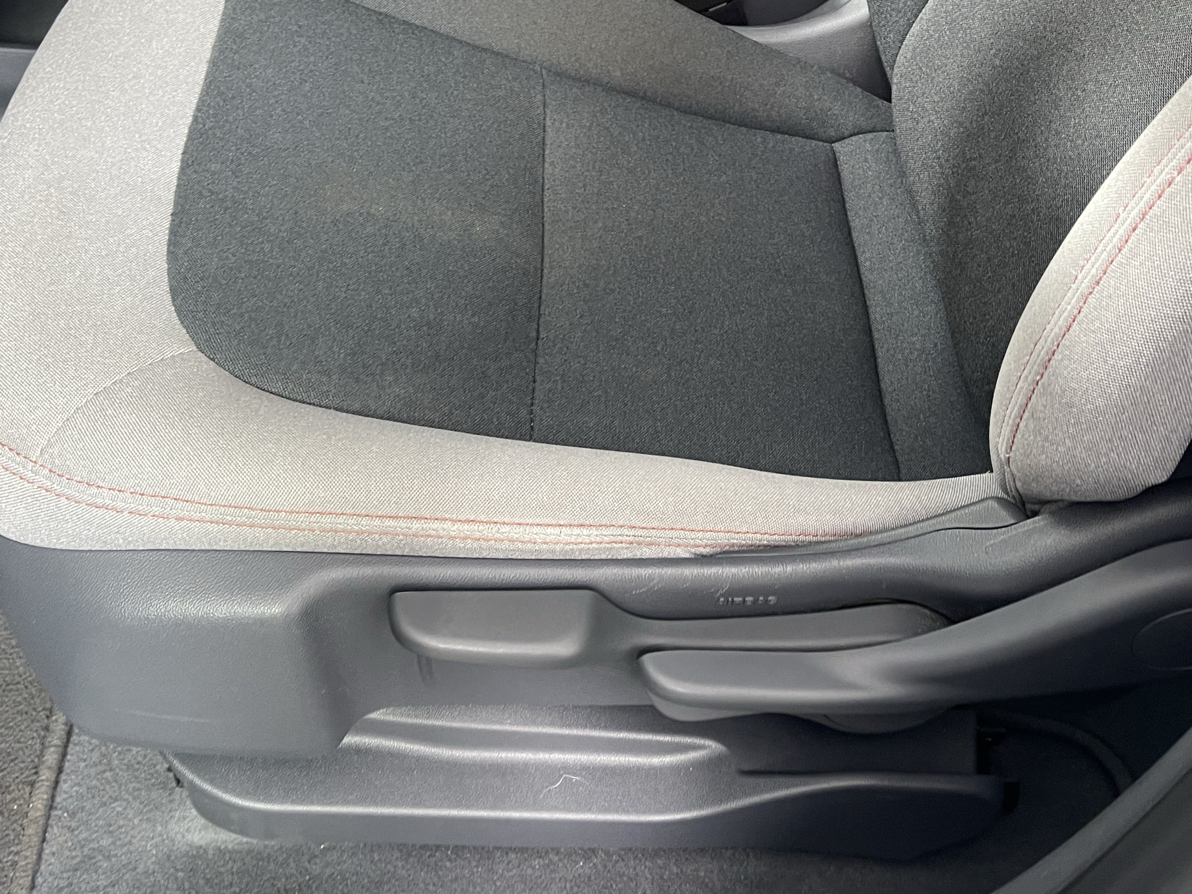 Used 2020 Chevrolet Bolt LT FWD image 18