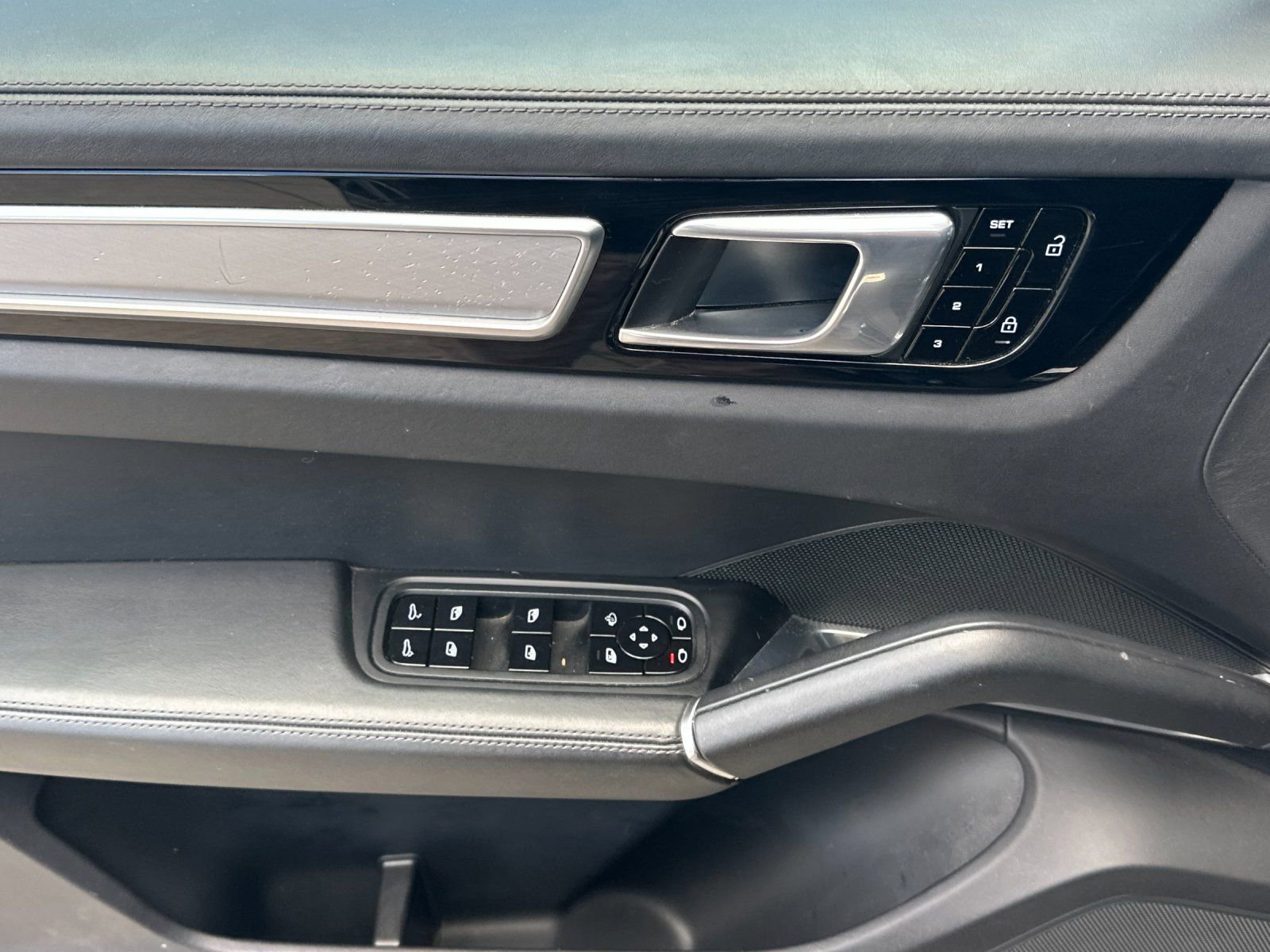 Used 2019 Porsche Cayenne Turbo AWD/4WD image 10