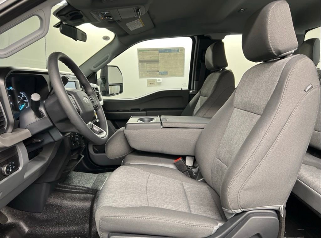 New 2026 Ford F250 XL w/ XL Chrome Package image 27