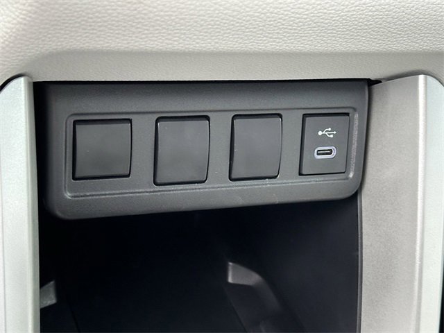 Used 2025 Toyota Corolla Cross LE image 20