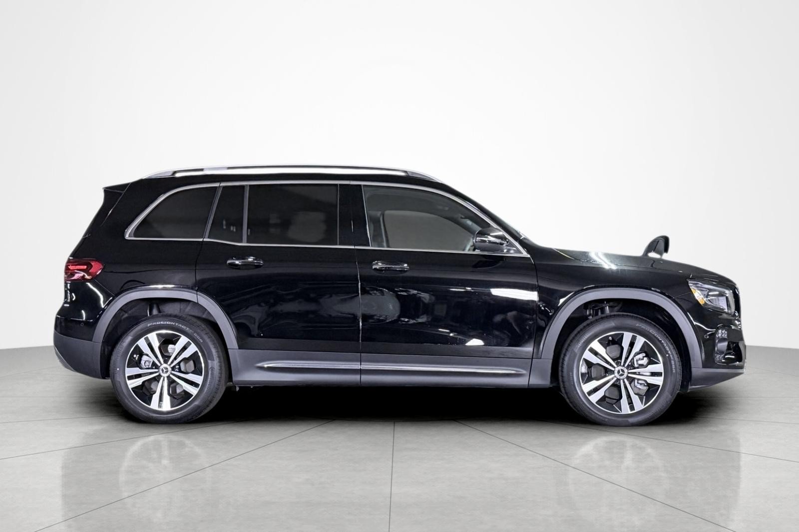 New 2025 Mercedes-Benz GLB 250 4MATIC image 6