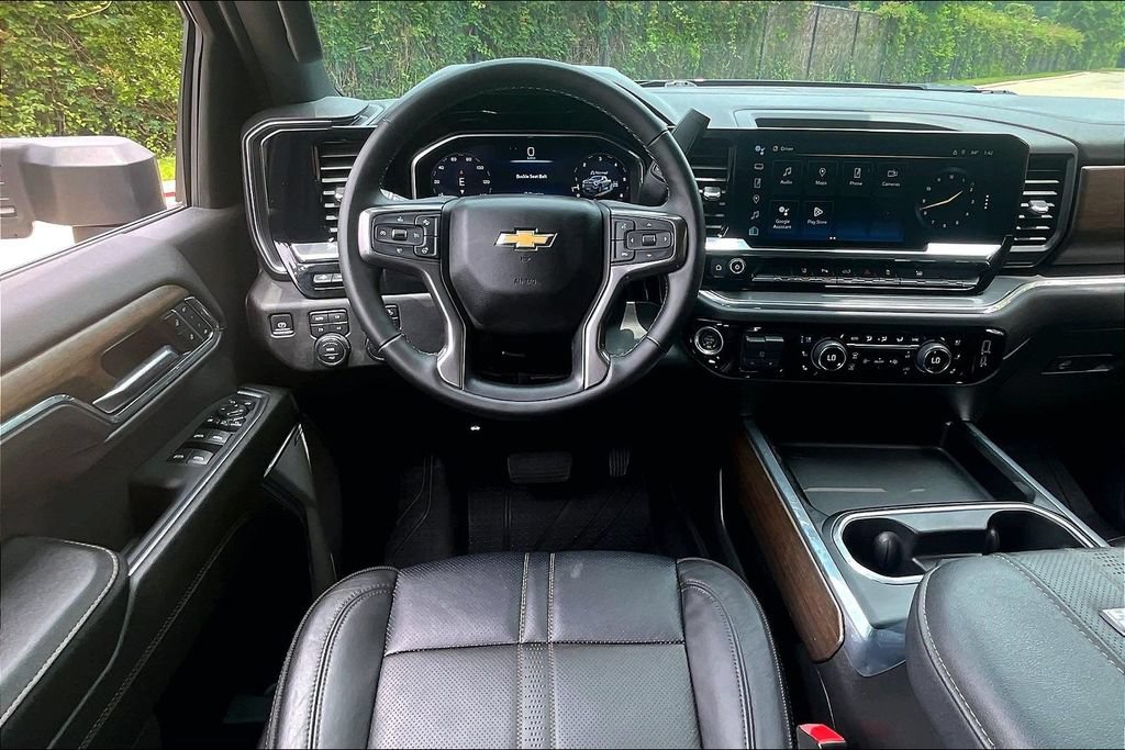 Used 2024 Chevrolet Silverado 2500 High Country w/ High Country Premium Package AWD/4WD image 7