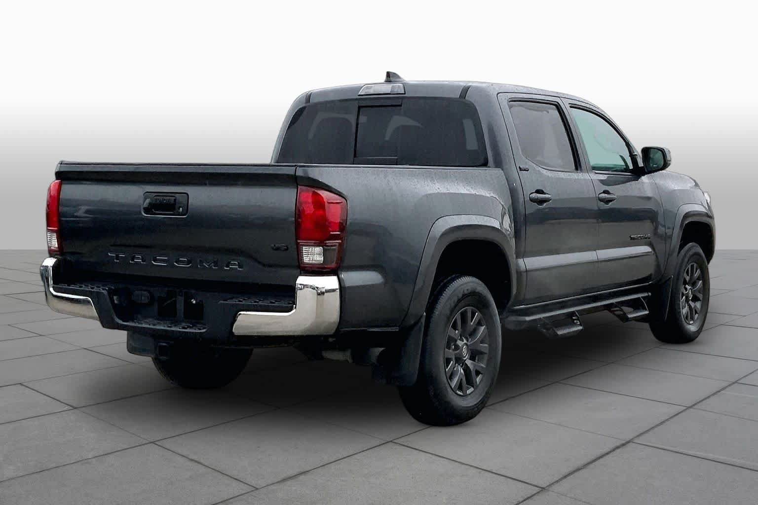 Used 2022 Toyota Tacoma SR5 RWD image 13