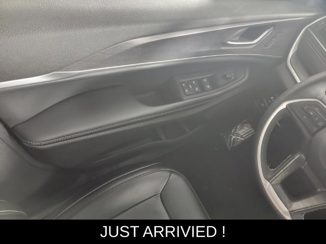 Used 2024 Jeep Grand Cherokee Limited AWD/4WD image 31