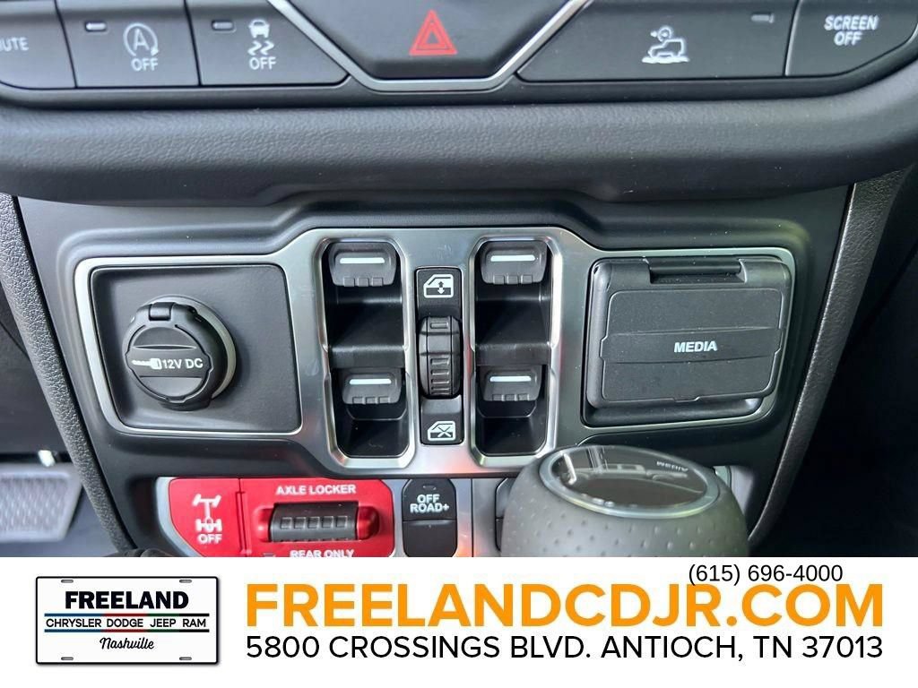 New 2025 Jeep Gladiator Mojave w/ Convenience Group AWD/4WD image 25