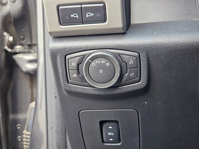 Used 2015 Ford F150 Lariat w/ Equipment Group 502A Luxury AWD/4WD image 12