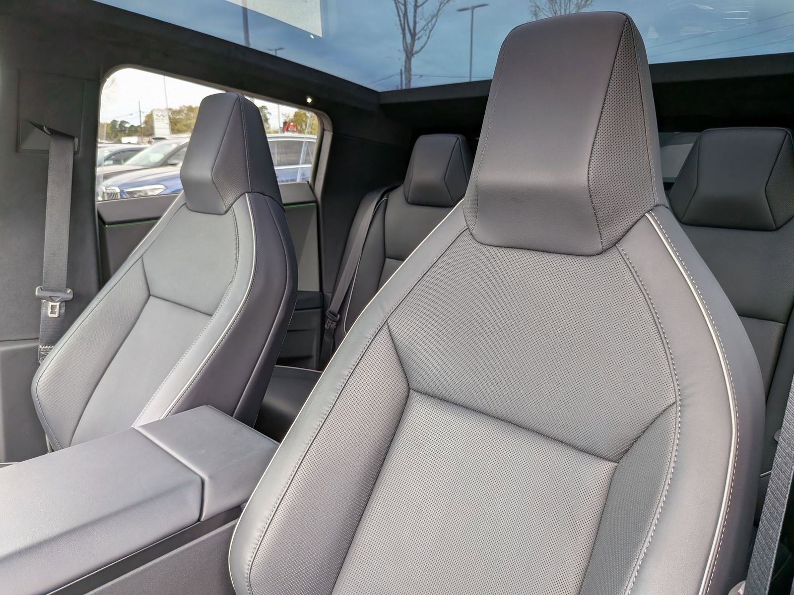 Used 2024 Tesla Cybertruck AWD Crew Cab image 15