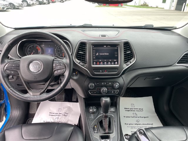 Used 2019 Jeep Cherokee Trailhawk w/ Cold Weather Group AWD/4WD image 22