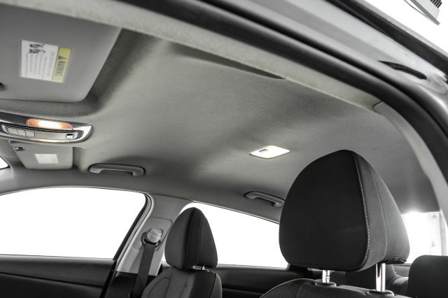 Used 2021 Hyundai Elantra SE w/ Cargo Package image 24