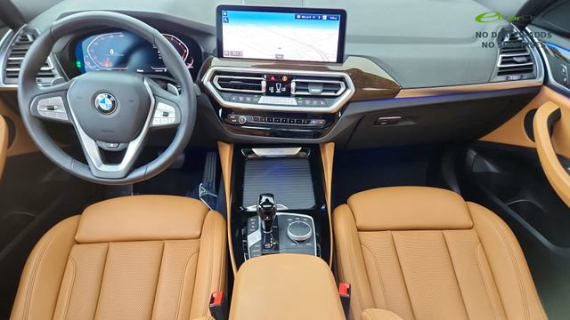 Used 2025 BMW X4 xDrive30i AWD/4WD image 90