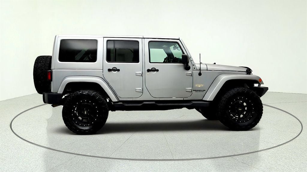 Used 2015 Jeep Wrangler Unlimited Sahara w/ Connectivity Group AWD/4WD image 4