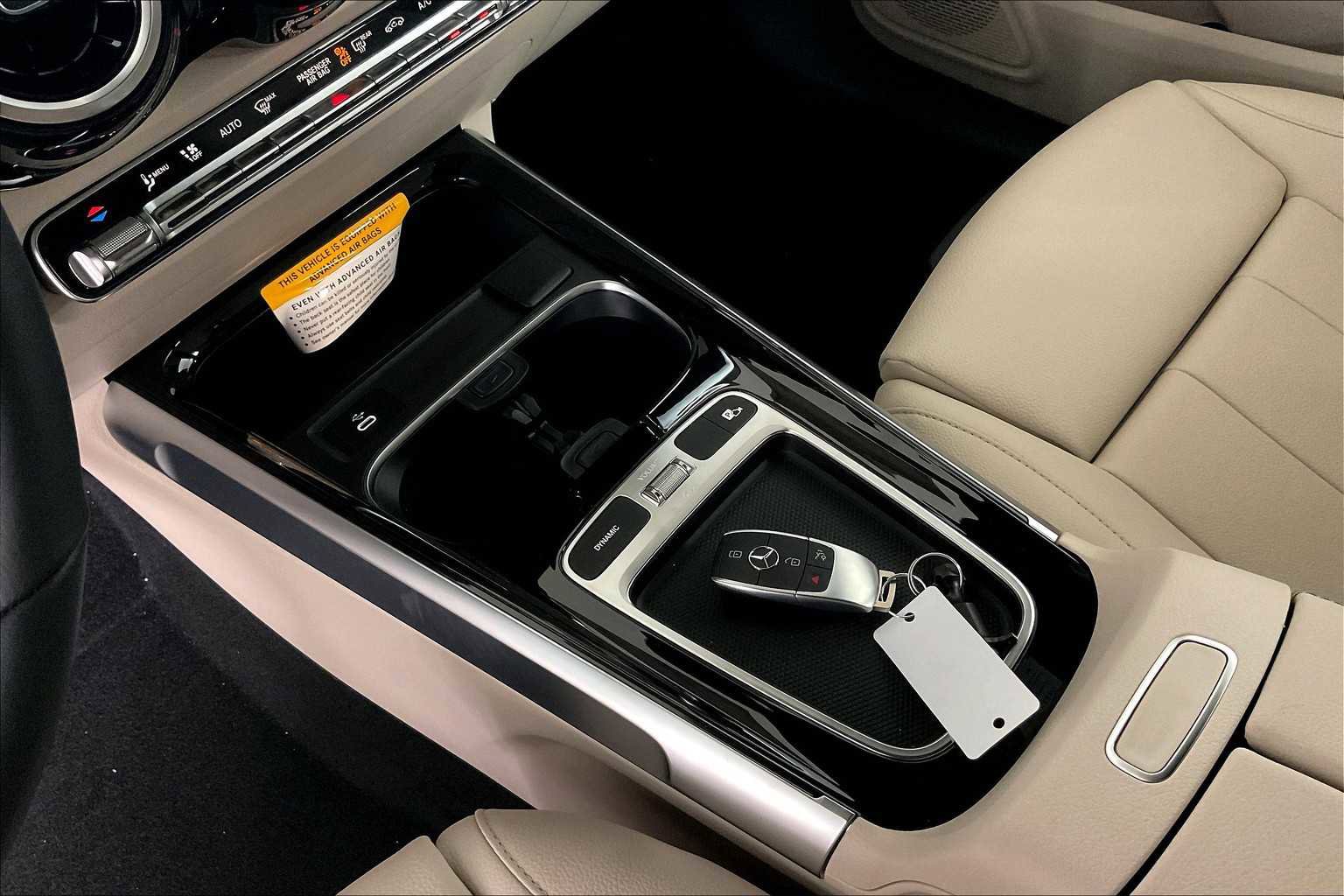 New 2025 Mercedes-Benz GLB 250 4MATIC image 11