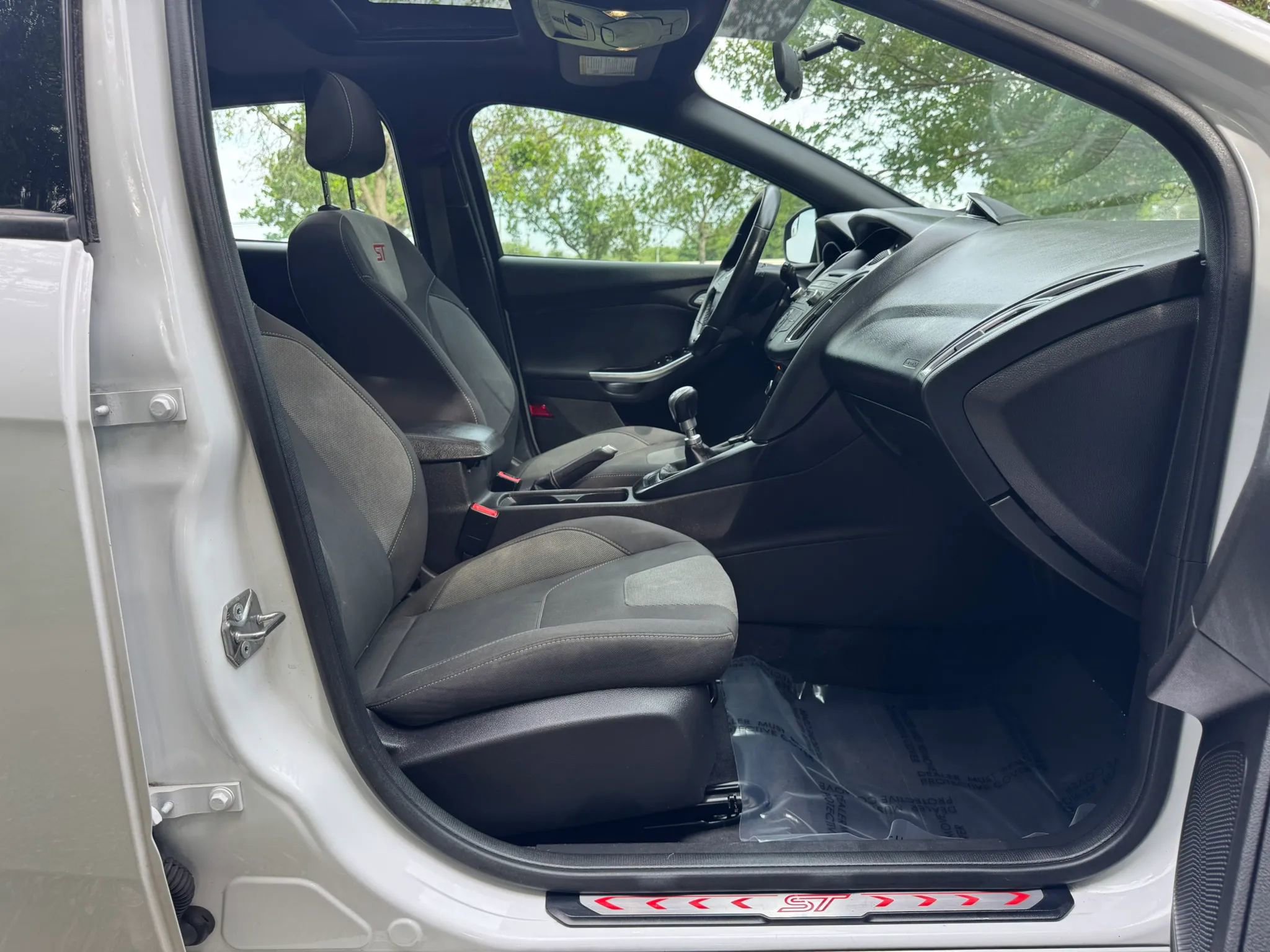 Used 2016 Ford Focus ST FWD image 15