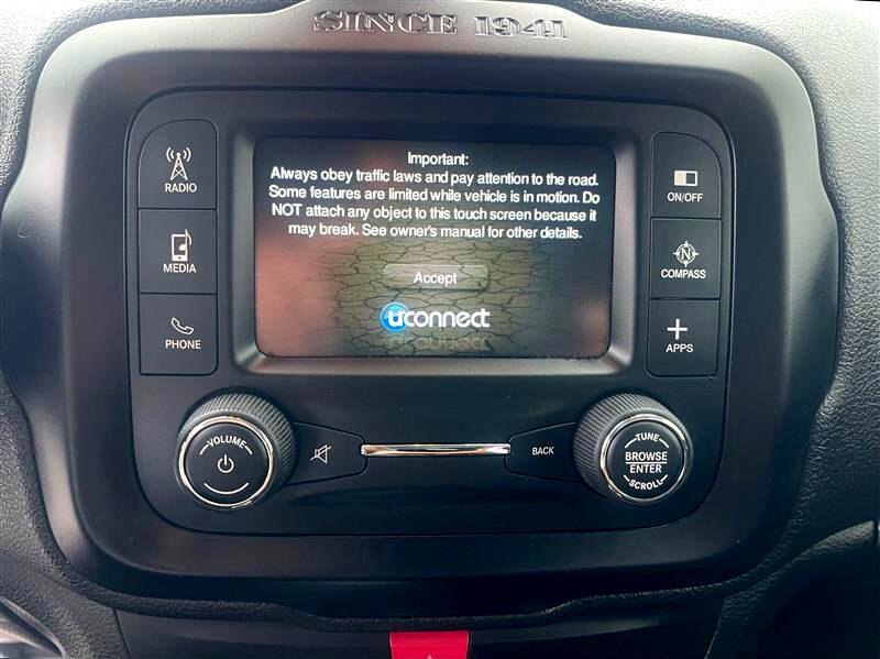 Used 2017 Jeep Renegade Latitude image 8