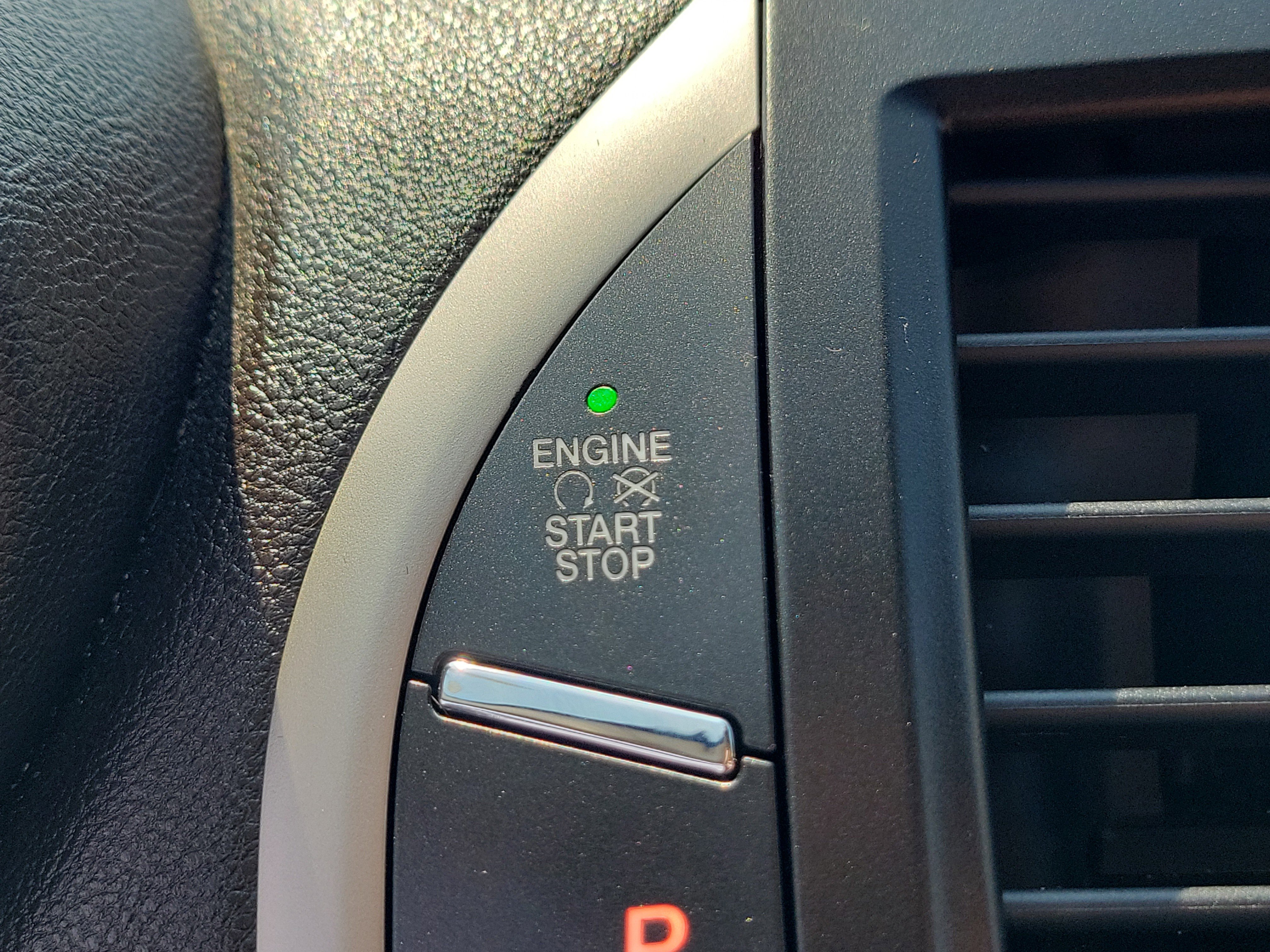 Used 2018 Lincoln MKC Select w/ Select Plus Package image 31