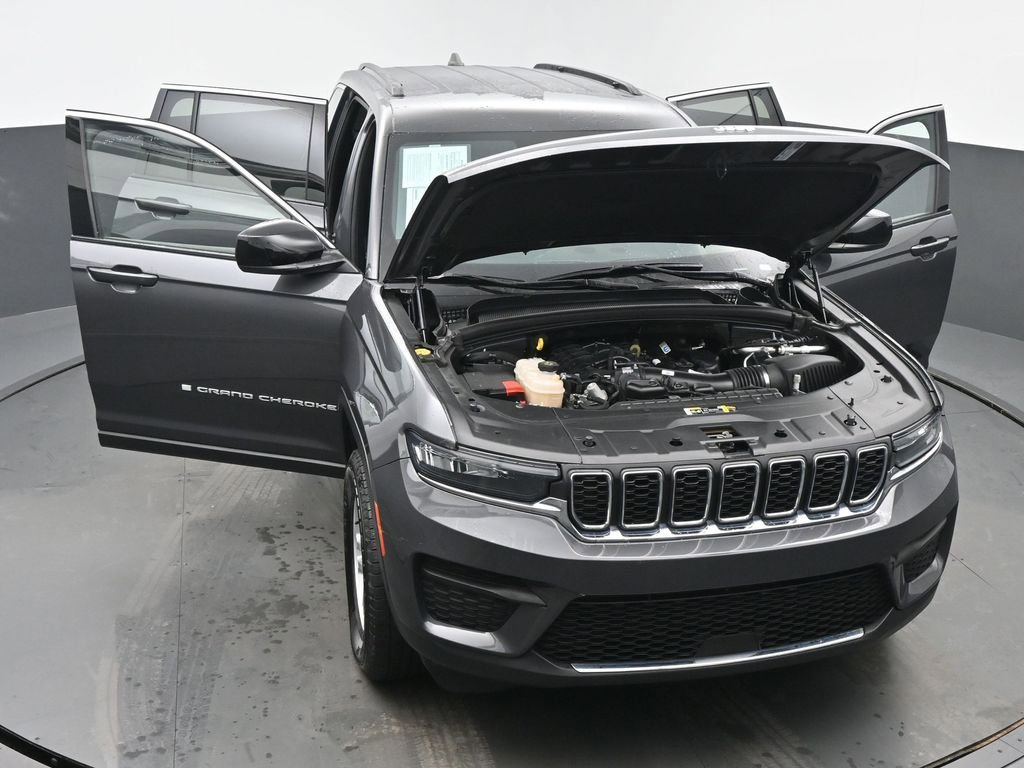 Used 2024 Jeep Grand Cherokee Laredo image 62