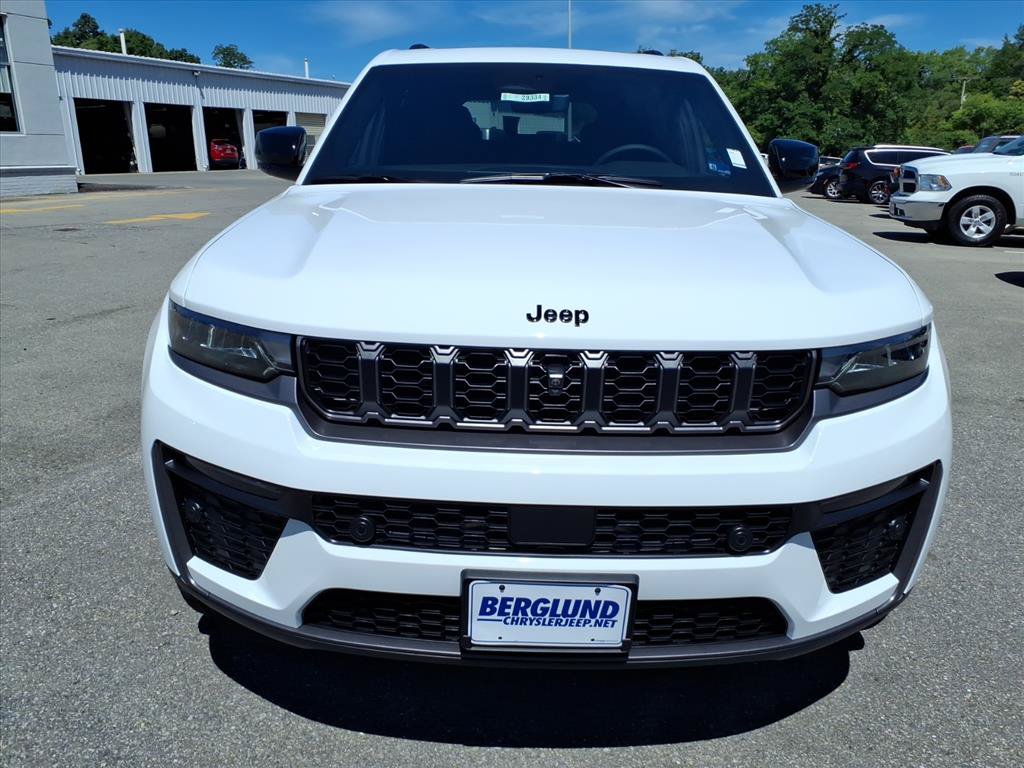 New 2026 Jeep Grand Cherokee Limited AWD/4WD image 9