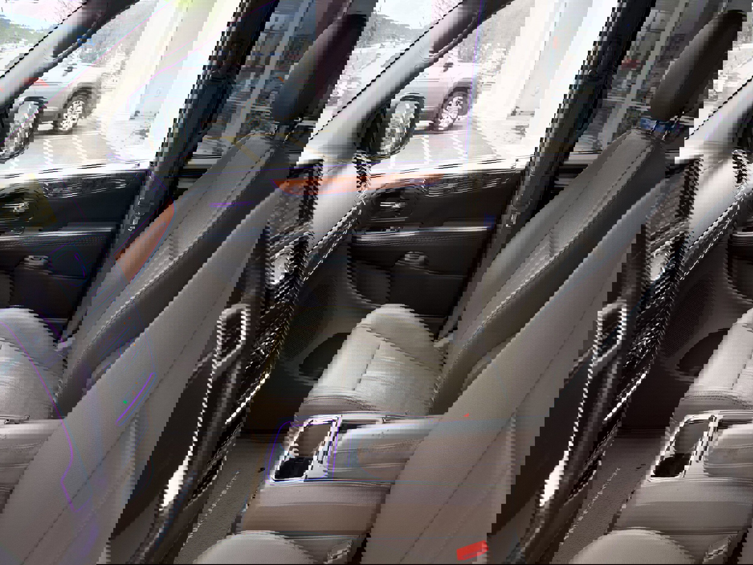 Used 2015 Chrysler Town & Country Touring image 12