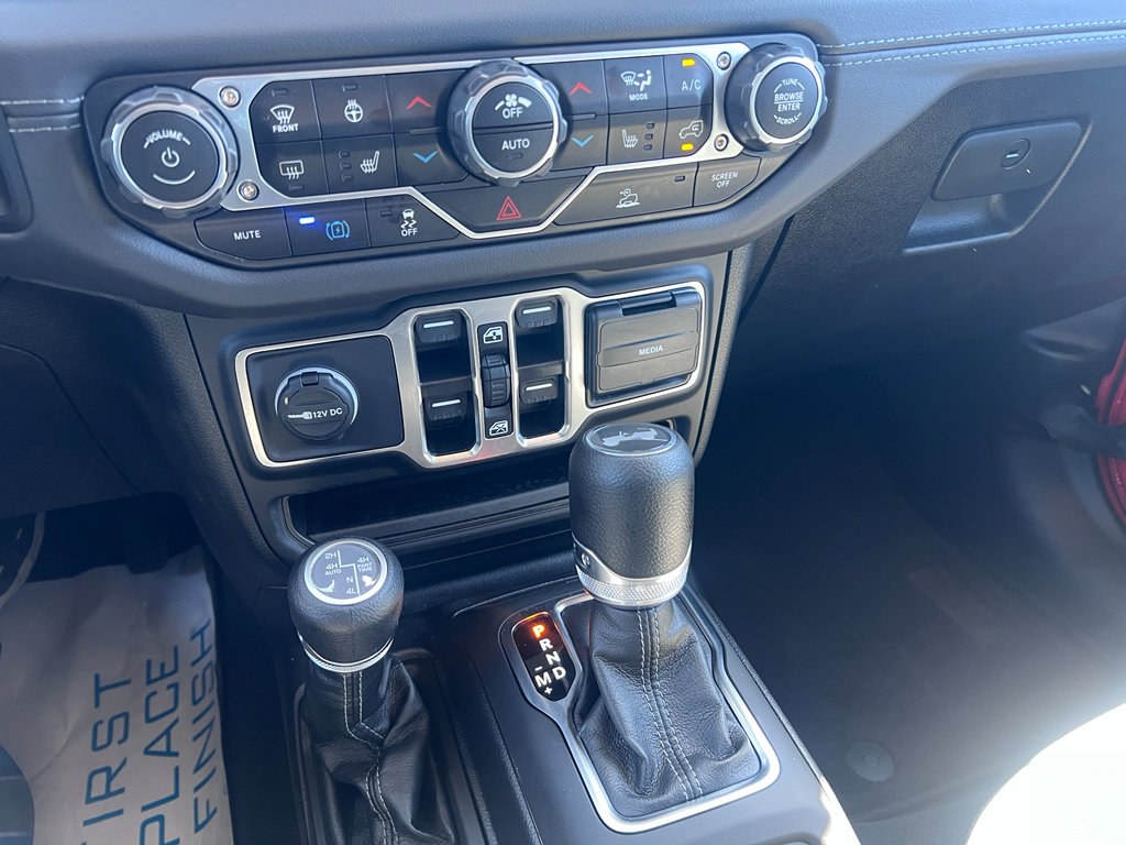 Certified 2025 Jeep Wrangler Sahara image 19