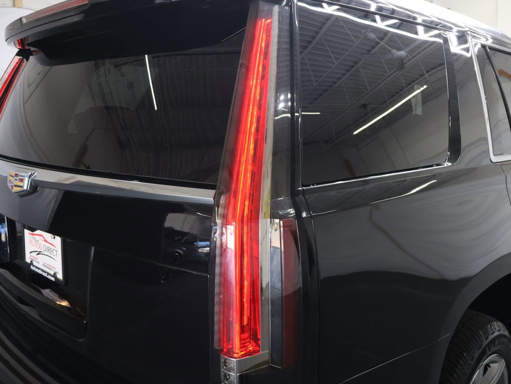 Used 2020 Cadillac Escalade Luxury AWD/4WD image 35