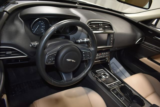 Used 2017 Jaguar XE Premium AWD/4WD image 13