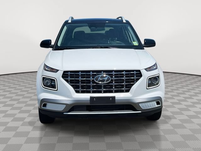 Used 2025 Hyundai Venue Limited FWD image 2