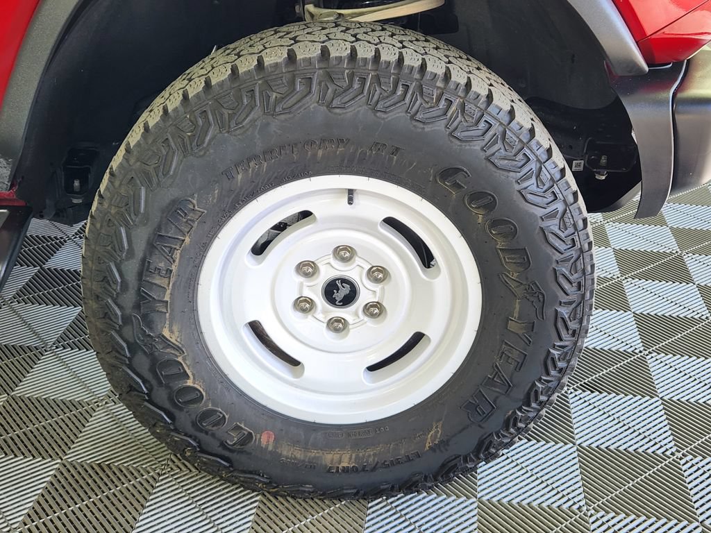 Used 2025 Ford Bronco Heritage Edition AWD/4WD image 9