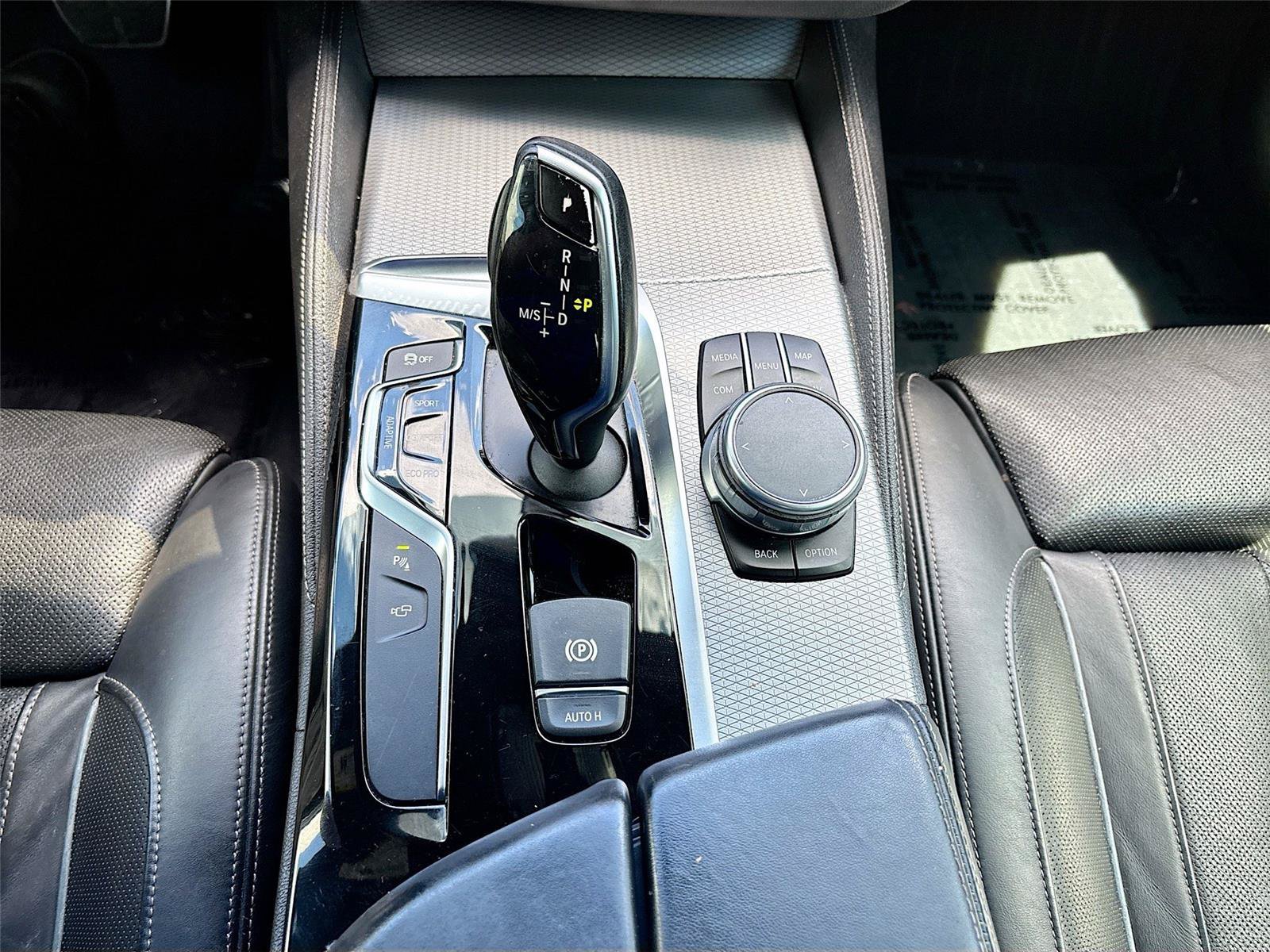 Used 2018 BMW 540i w/ M Sport Package RWD image 17