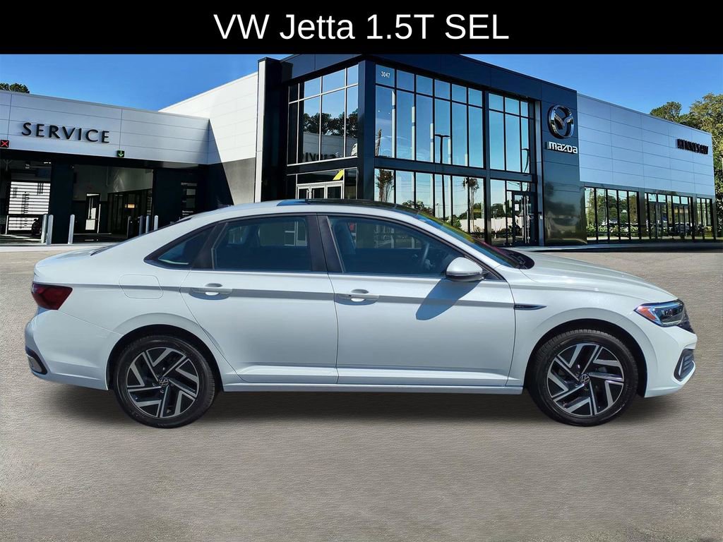 Used 2022 Volkswagen Jetta SEL FWD image 3