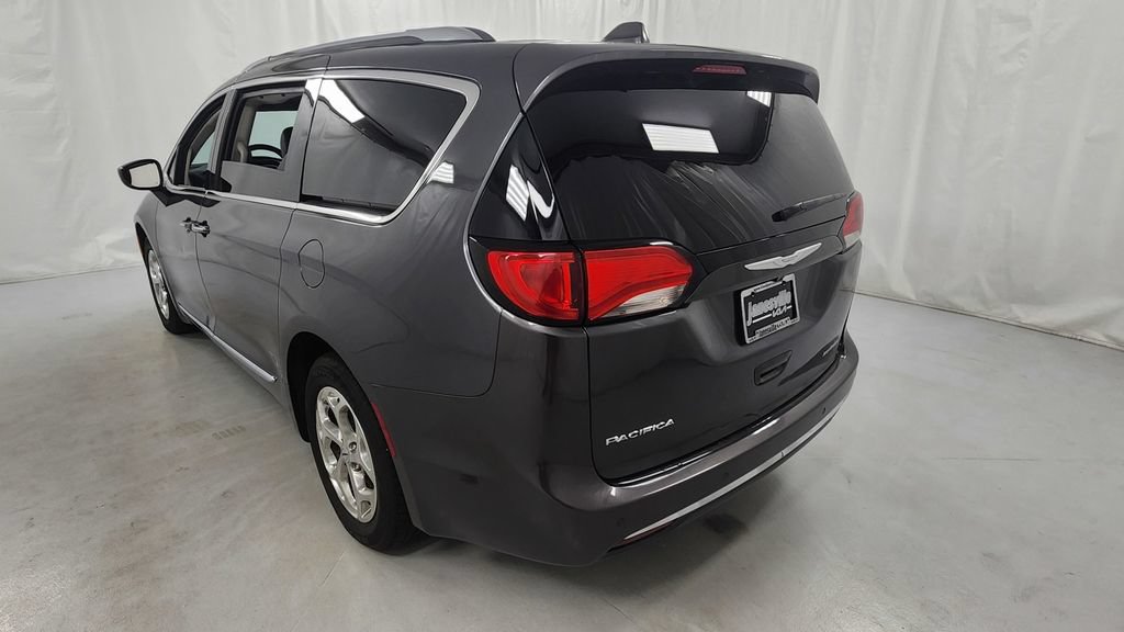 Used 2017 Chrysler Pacifica Touring-L Plus FWD image 5