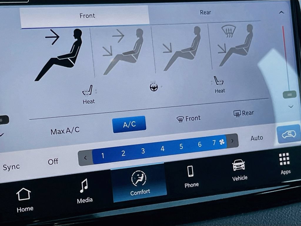 Certified 2026 Chrysler Pacifica Select FWD image 19