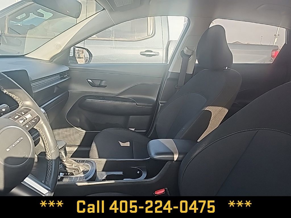 Used 2025 Hyundai Kona SEL image 21