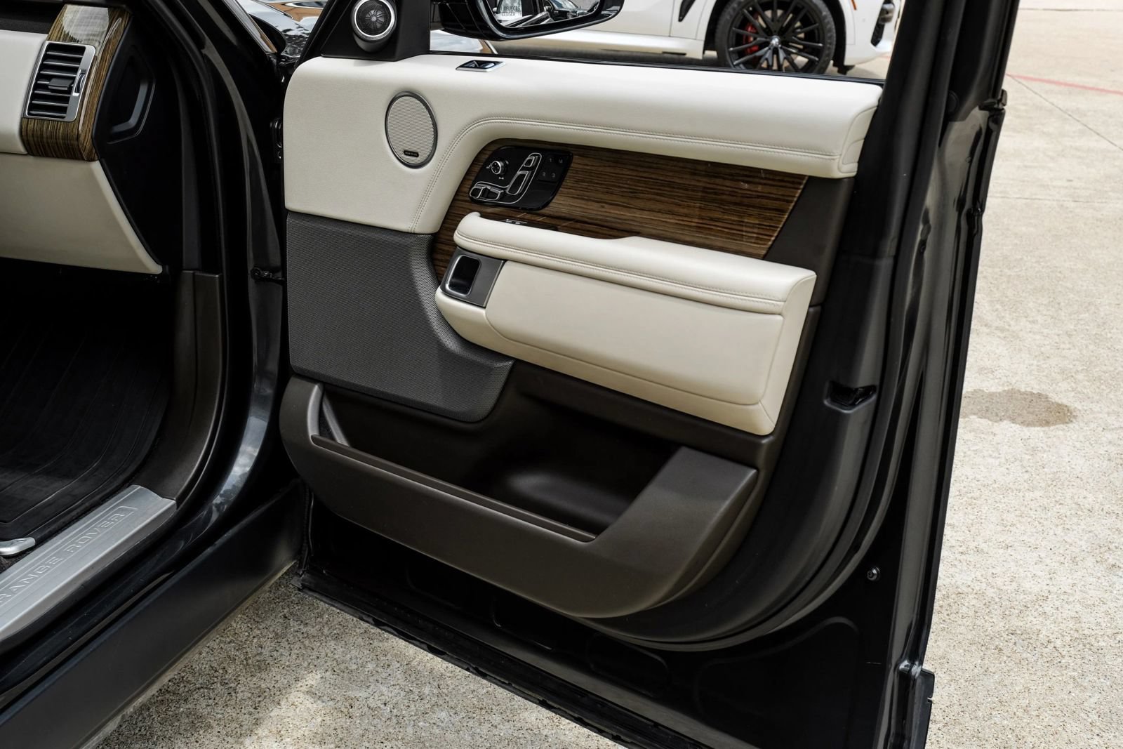 Used 2019 Land Rover Range Rover Supercharged AWD/4WD image 44