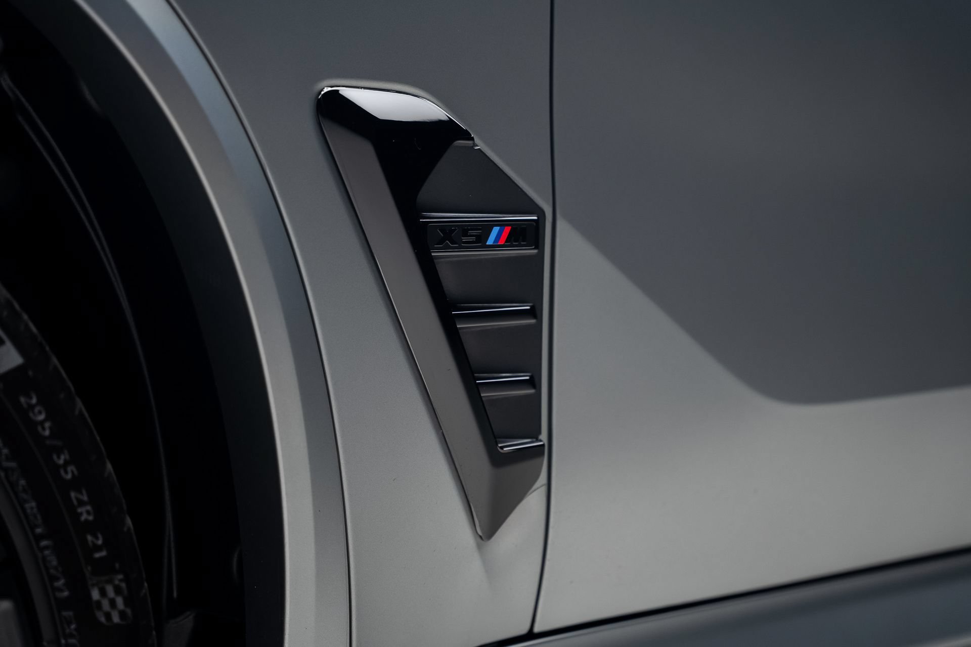 Used 2025 BMW X5 M Competition w/ Executive Package AWD/4WD image 24