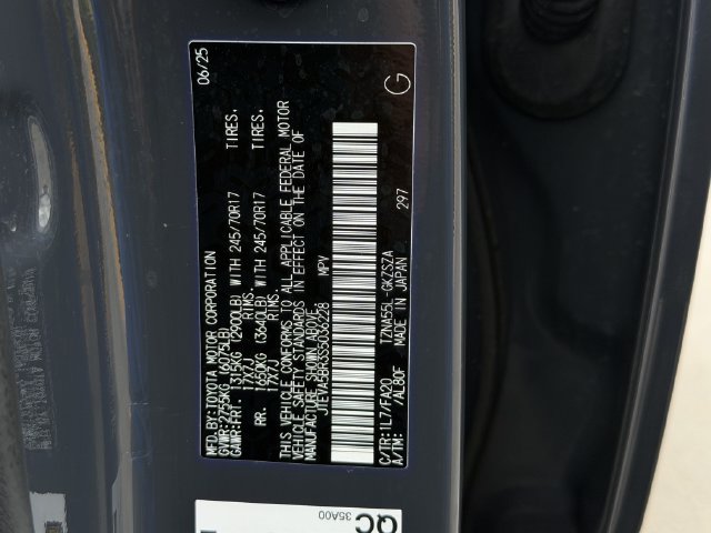 Used 2025 Toyota 4Runner SR5 AWD/4WD image 27